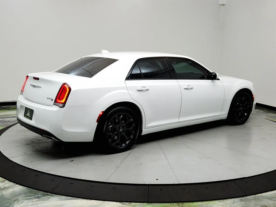 2020 Chrysler 300 (2005-2023) - Image 5 of 12