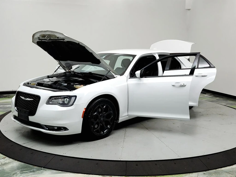 2020 Chrysler 300 (2005-2023) - Image 9 of 12