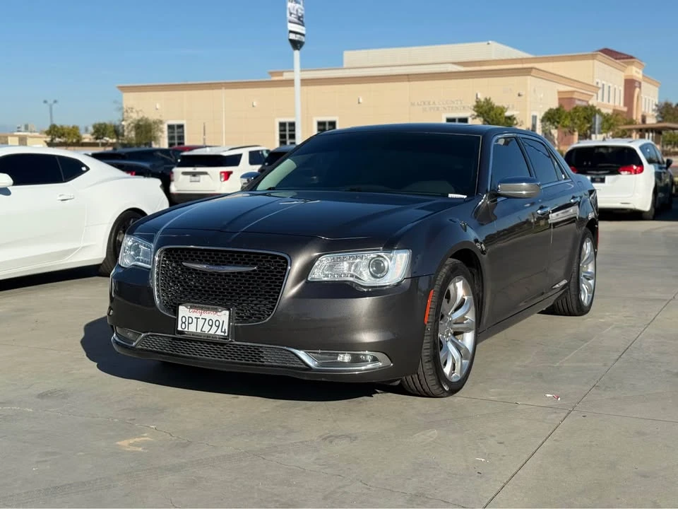 2020 Chrysler 300 (2005-2023) - Image 2 of 11