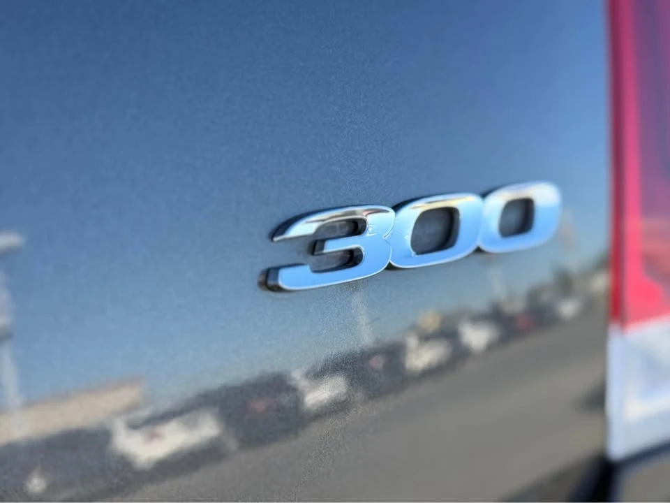 2020 Chrysler 300 (2005-2023) - Image 7 of 11