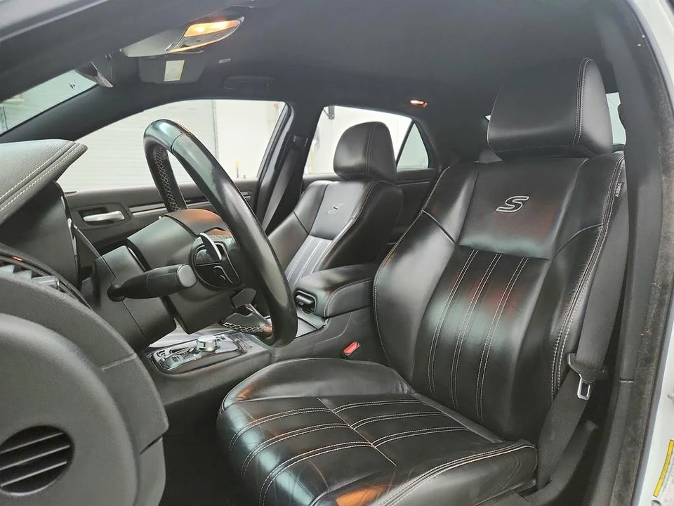 2020 Chrysler 300 (2005-2023) - Image 14 of 21