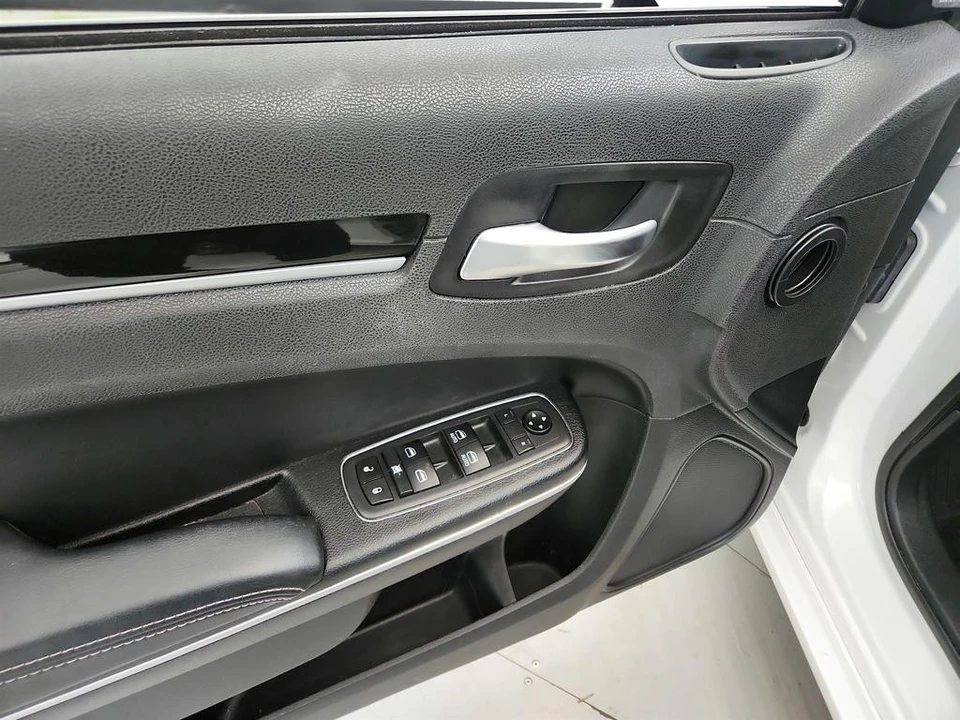 2020 Chrysler 300 (2005-2023) - Image 20 of 21