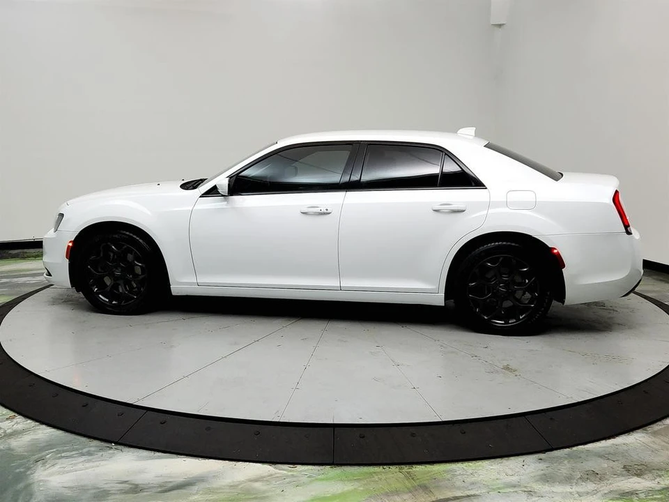 2020 Chrysler 300 (2005-2023) - Image 8 of 21