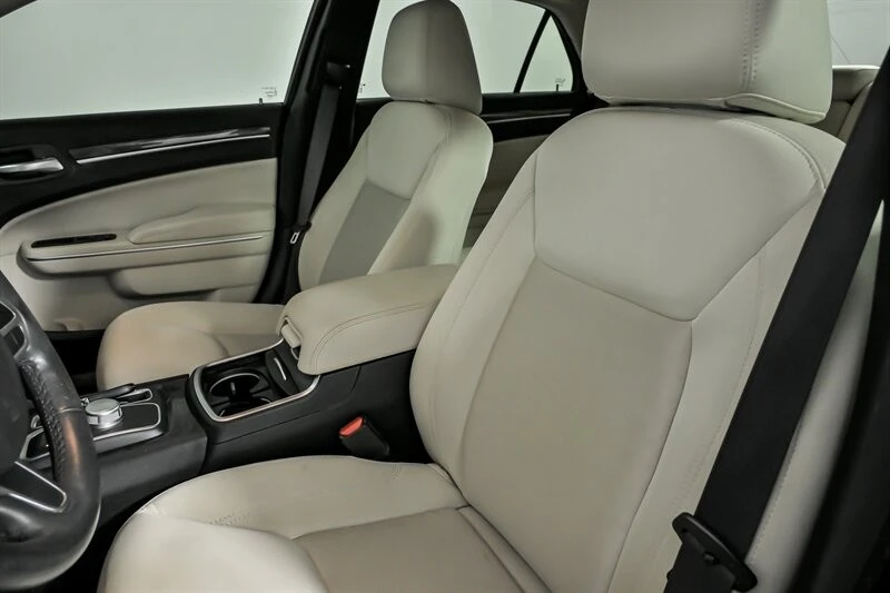 2020 Chrysler 300 (2005-2023) - Image 18 of 21