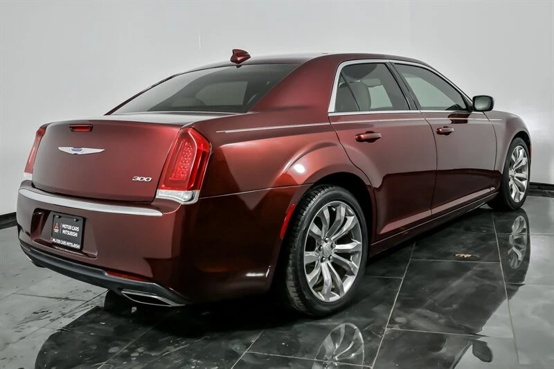 2020 Chrysler 300 (2005-2023) - Image 10 of 21