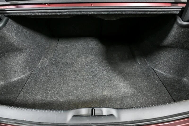 2020 Chrysler 300 (2005-2023) - Image 13 of 21