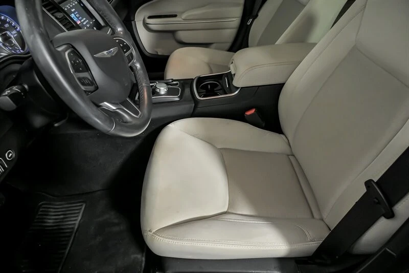 2020 Chrysler 300 (2005-2023) - Image 17 of 21