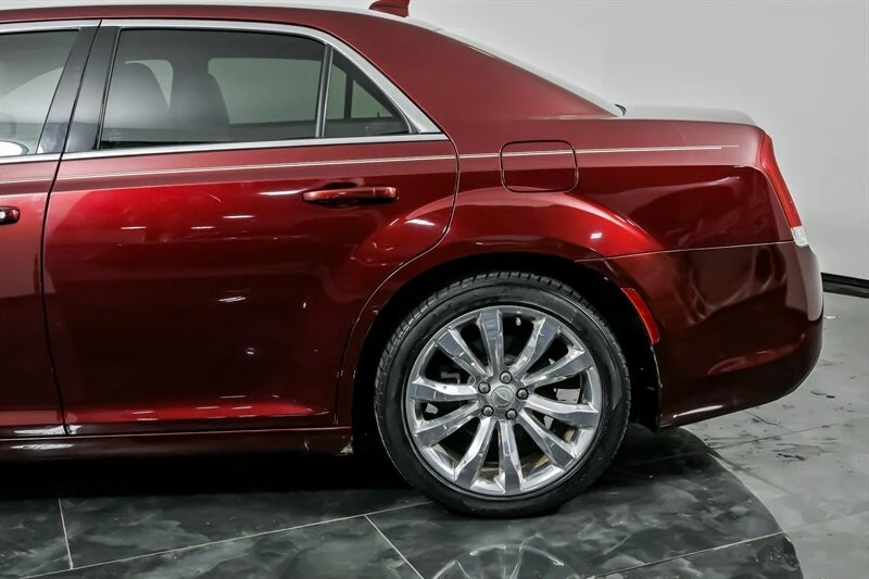 2020 Chrysler 300 (2005-2023) - Image 7 of 21