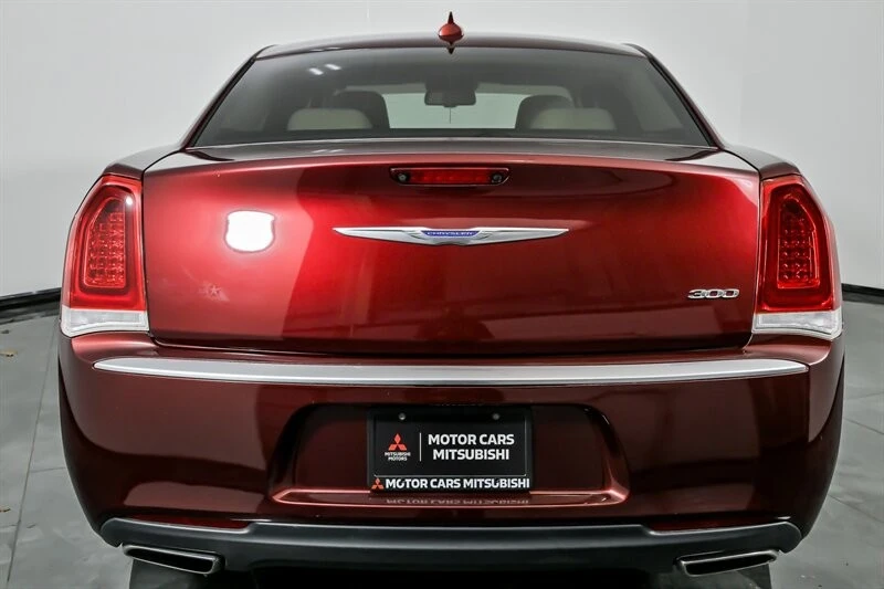 2020 Chrysler 300 (2005-2023) - Image 9 of 21