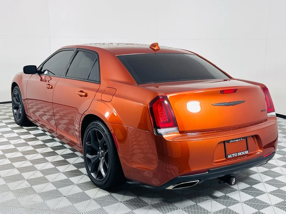 2020 Chrysler 300 (2005-2023) - Image 7 of 12