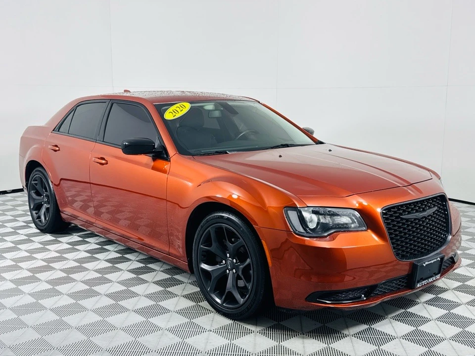 2020 Chrysler 300 (2005-2023) - Image 3 of 12