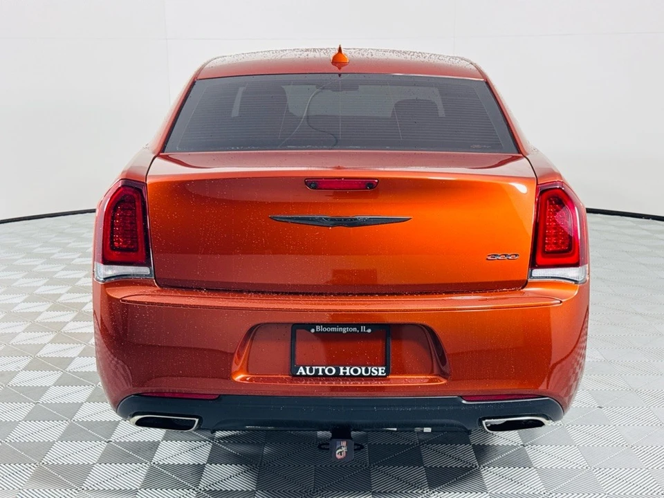 2020 Chrysler 300 (2005-2023) - Image 6 of 12