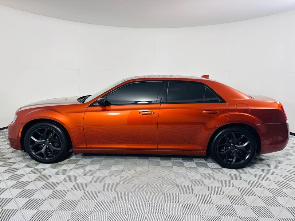 2020 Chrysler 300 (2005-2023) - Image 8 of 12
