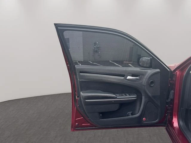 2020 Chrysler 300 (2005-2023) - Image 11 of 21