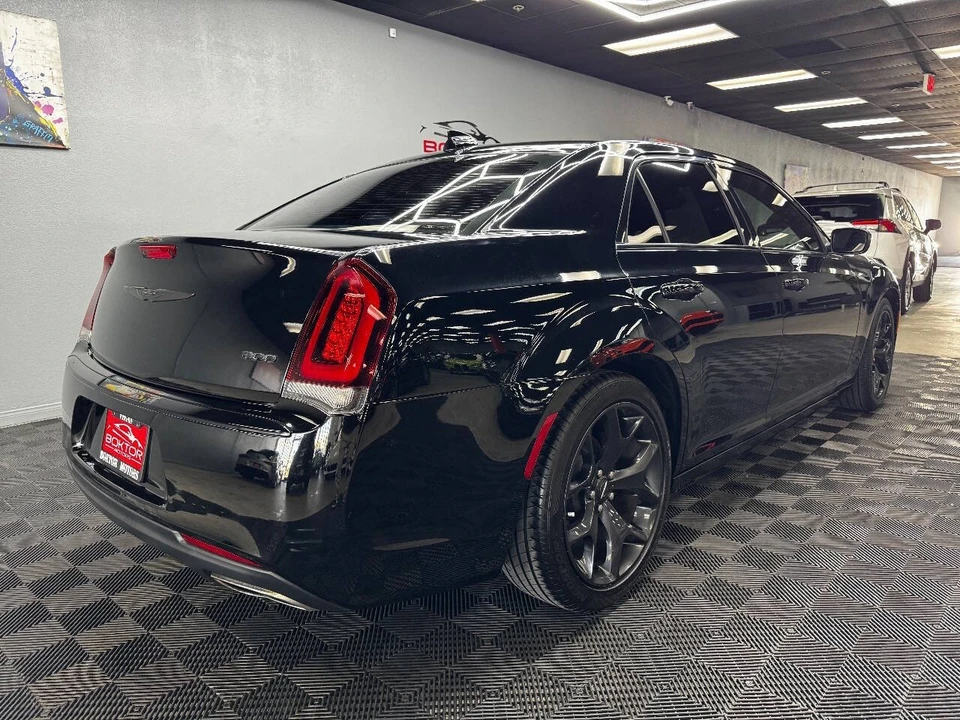 2020 Chrysler 300 (2005-2023) - Image 12 of 21