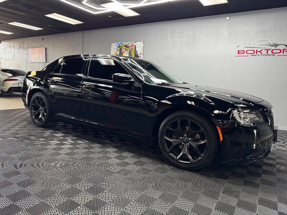 2020 Chrysler 300 (2005-2023) - Image 2 of 21