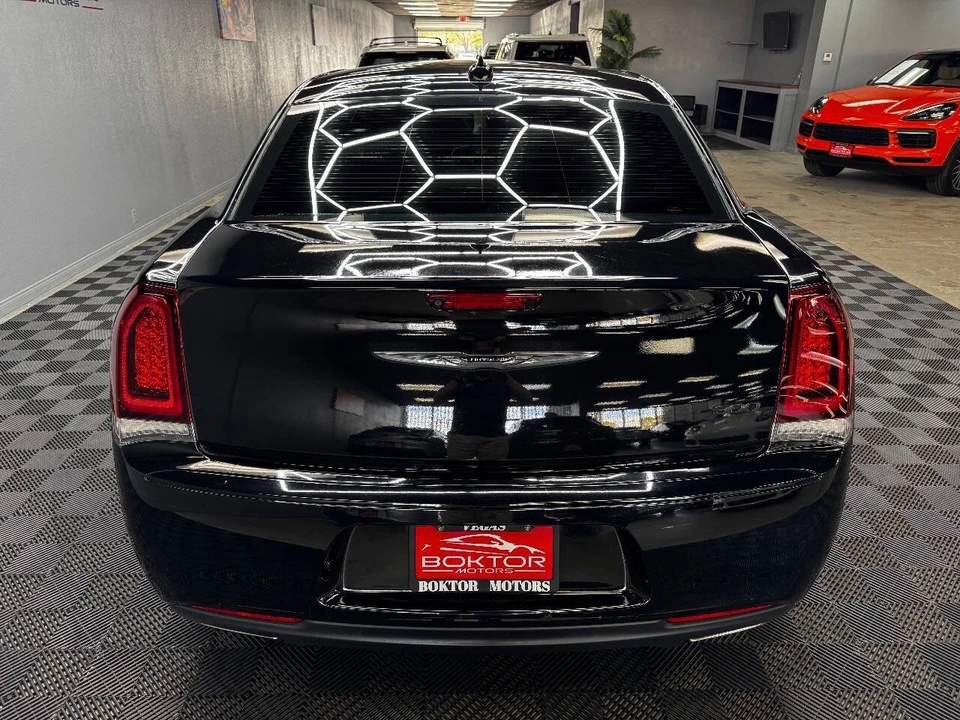 2020 Chrysler 300 (2005-2023) - Image 11 of 21