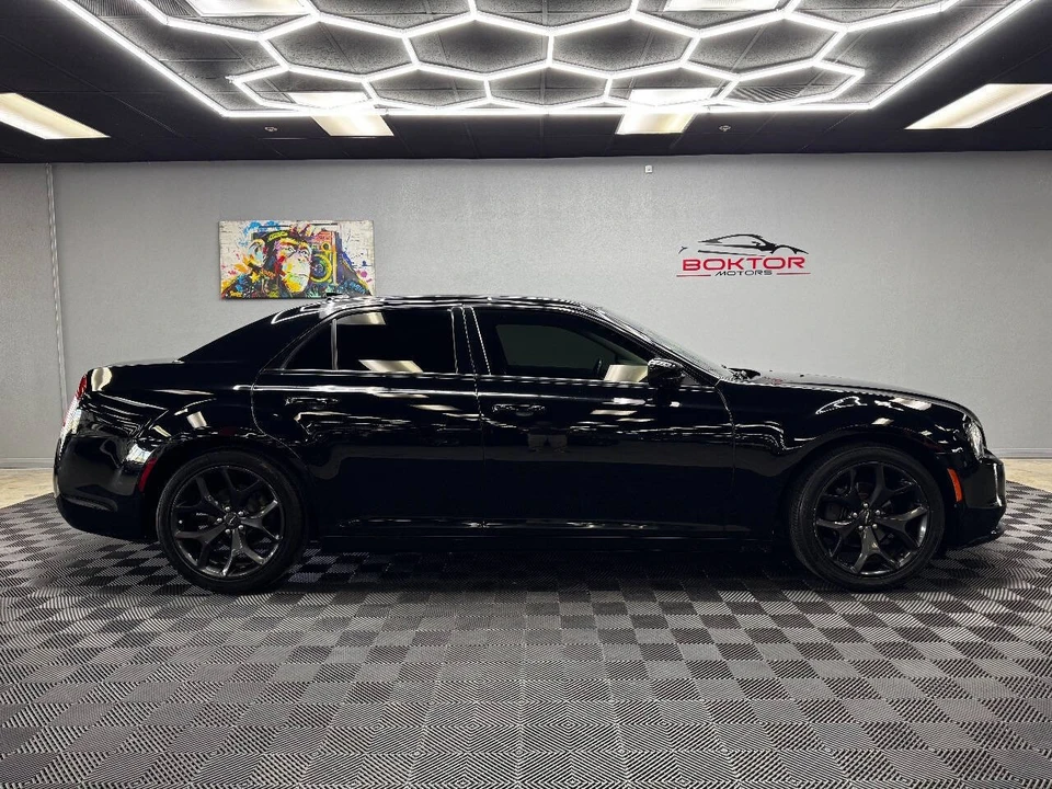 2020 Chrysler 300 (2005-2023) - Image 14 of 21