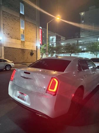 2020 Chrysler 300 (2005-2023) - Image 12 of 24