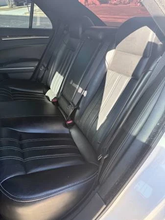 2020 Chrysler 300 (2005-2023) - Image 10 of 24