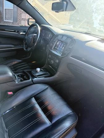 2020 Chrysler 300 (2005-2023) - Image 9 of 24