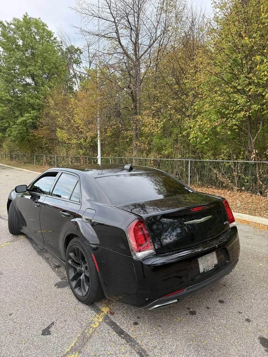 2020 Chrysler 300 (2005-2023) - Image 8 of 10
