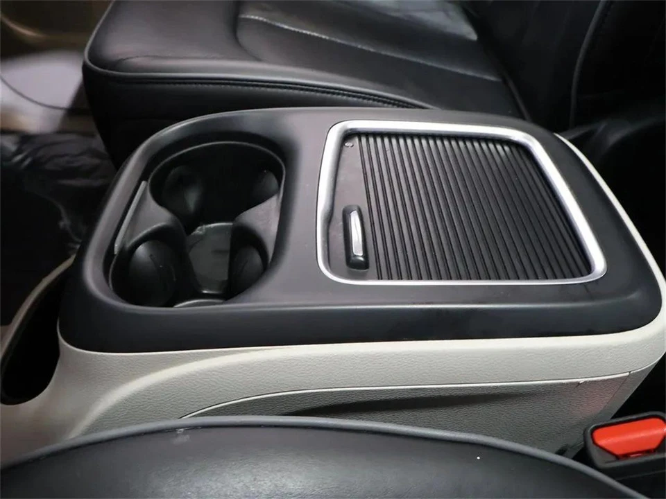 2020 Chrysler Town & Country - Image 23 of 31
