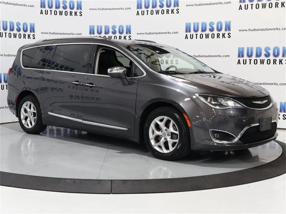 2020 Chrysler Town & Country - Image 8 of 31