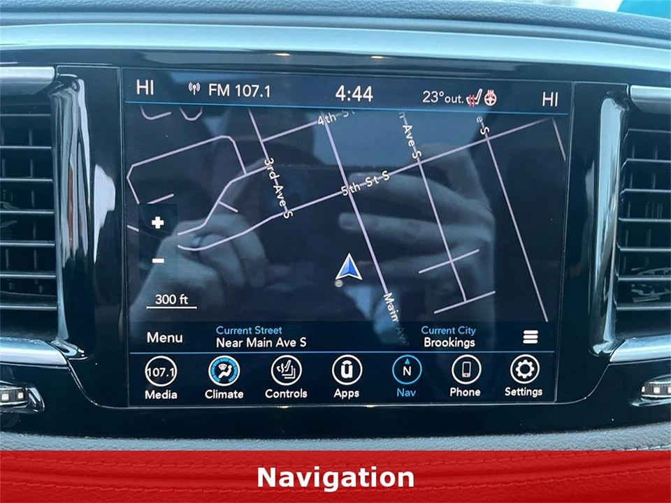 2020 Chrysler Town & Country - Image 12 of 31