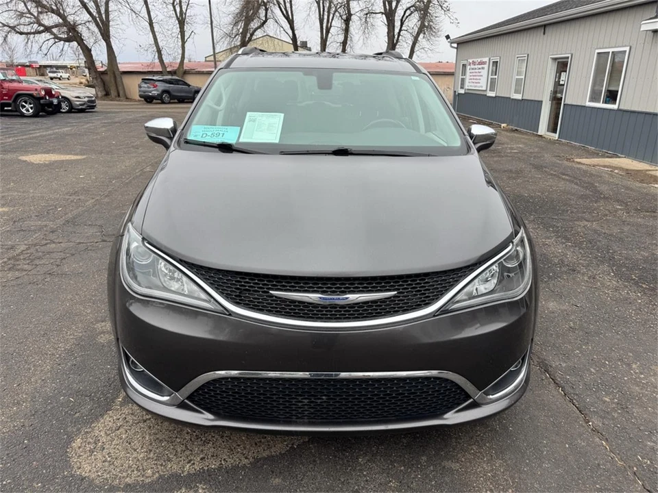 2020 Chrysler Town & Country - Image 3 of 31