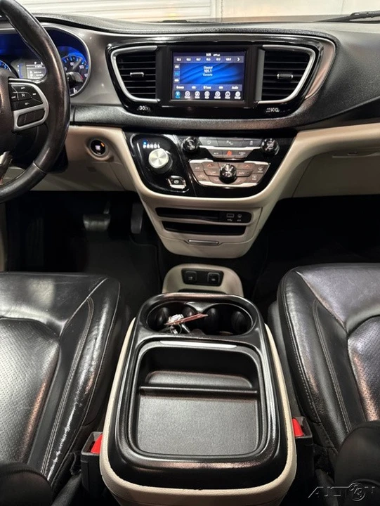 2020 Chrysler - Image 18 of 21