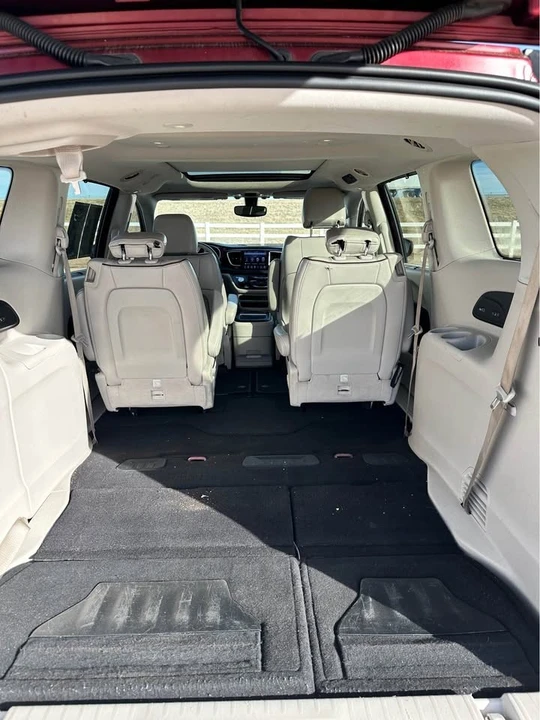 2020 Chrysler - Image 8 of 9