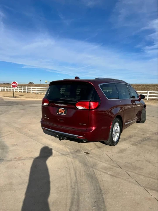 2020 Chrysler - Image 4 of 9
