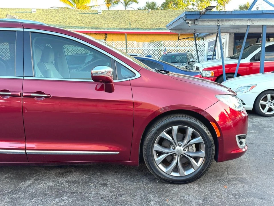 2020 Chrysler - Image 11 of 12