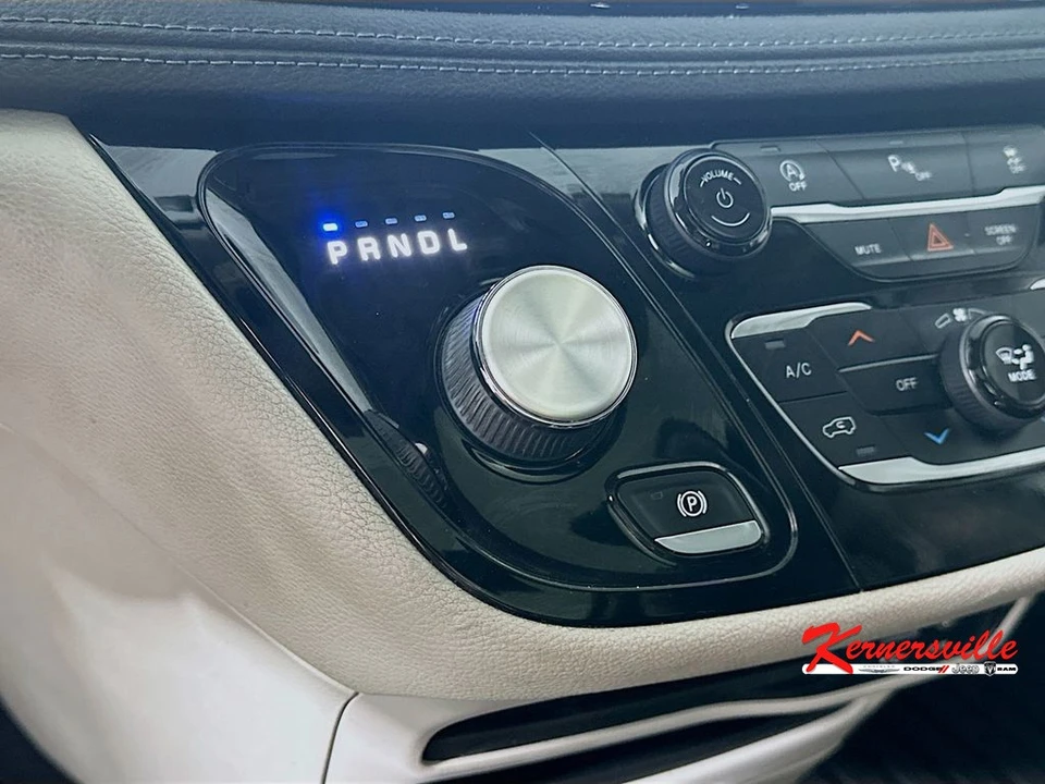 2020 Chrysler - Image 16 of 21