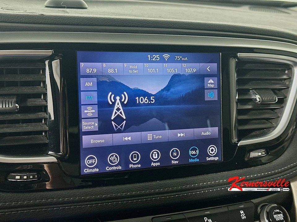 2020 Chrysler - Image 17 of 21