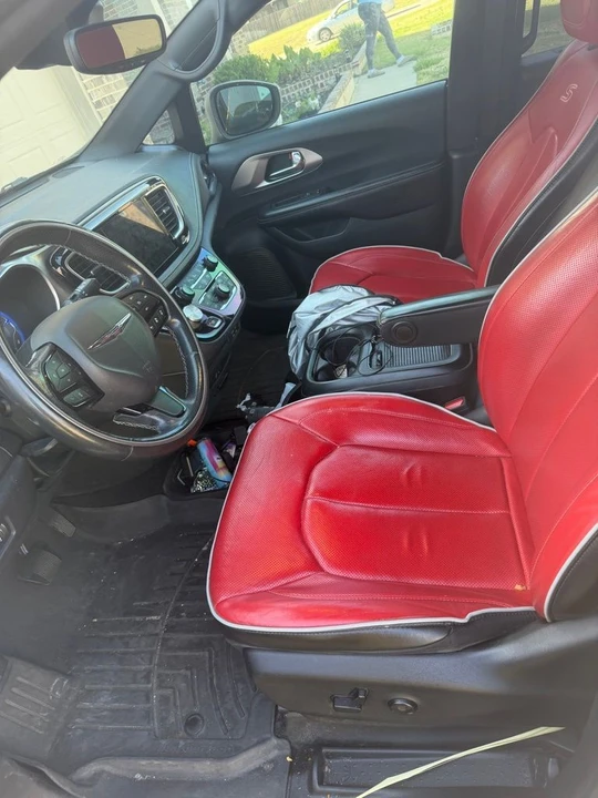 2020 Chrysler - Image 5 of 6
