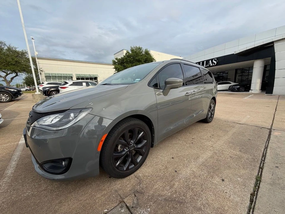 2020 Chrysler - Image 2 of 6