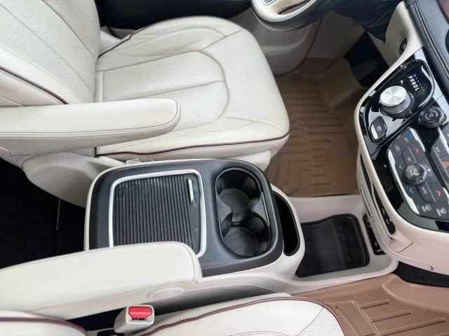 2020 Chrysler - Image 15 of 21