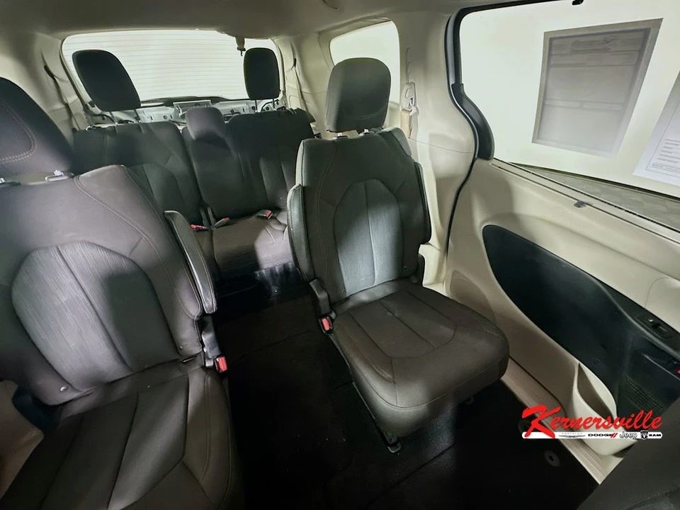 2020 Chrysler - Image 14 of 21