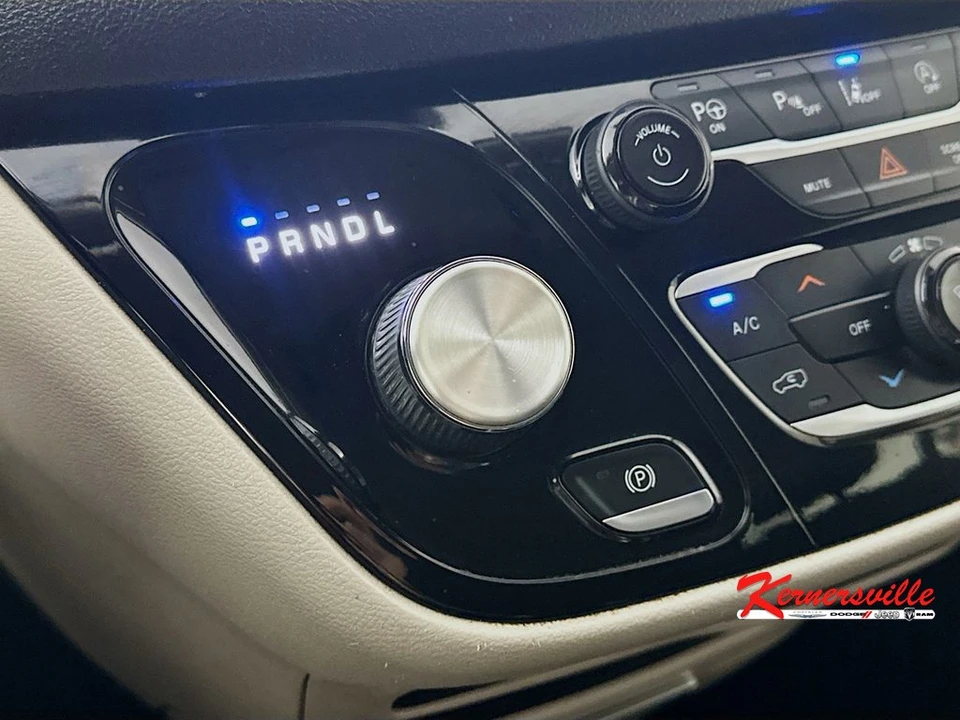 2020 Chrysler - Image 16 of 21