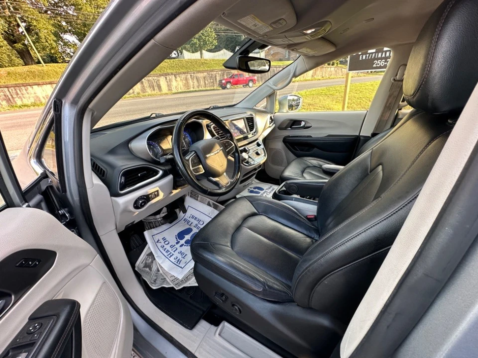 2020 Chrysler - Image 8 of 10