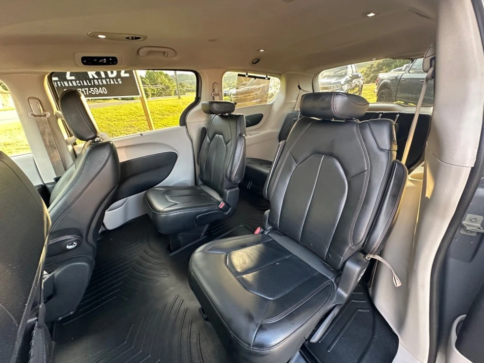 2020 Chrysler - Image 6 of 10