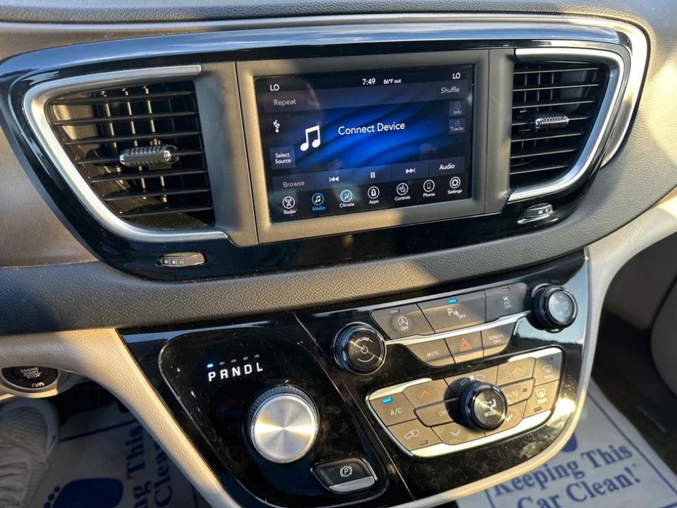 2020 Chrysler - Image 9 of 10