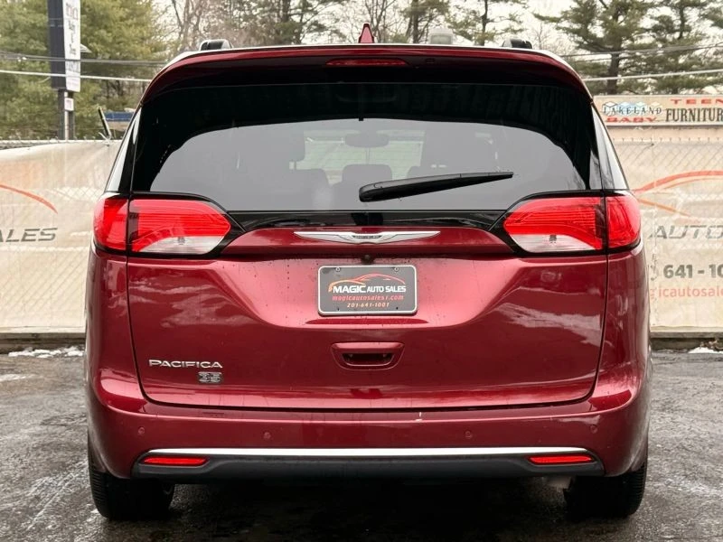 2020 Chrysler - Image 10 of 12