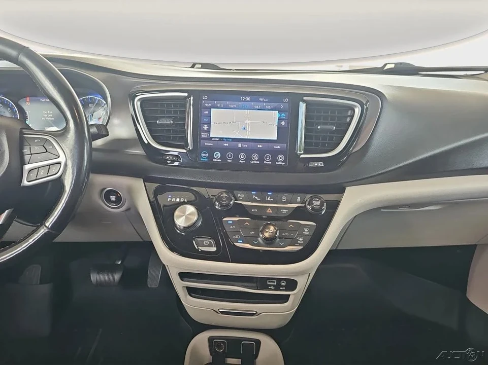 2020 Chrysler - Image 16 of 21