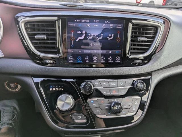 2020 Chrysler - Image 13 of 21