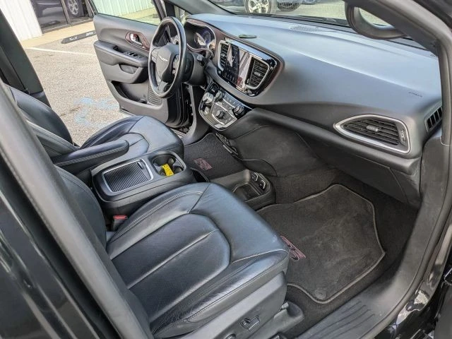2020 Chrysler - Image 18 of 21