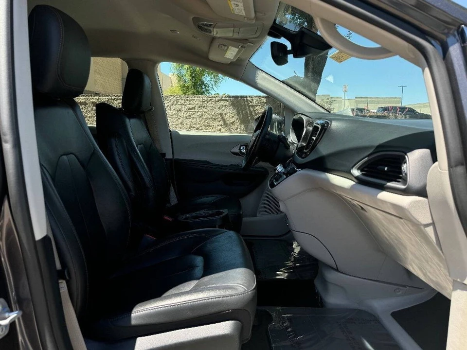2020 Chrysler - Image 6 of 15