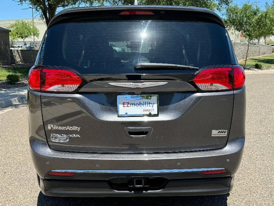 2020 Chrysler - Image 14 of 15
